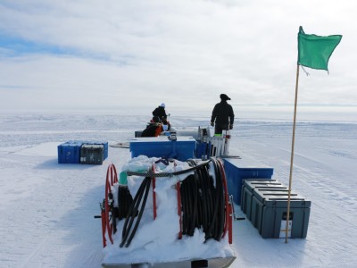 Offloading the hot water drill system