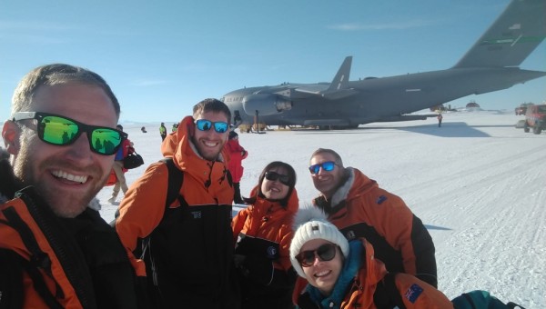 Last of the on-ice team take part in field training